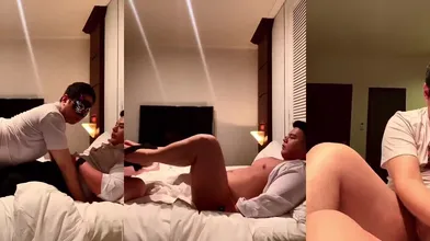 大奶肉壮男偷情极品商务男,人间白嫩大水逼操起来逼感贼棒,一个劲的浪叫把帅攻勾引得鸡巴硬邦邦