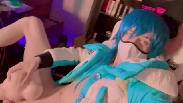 小鲜肉cosplay打飞机,鸡巴又白又长