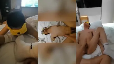 小黄鸭眼罩下的鲜嫩肉体