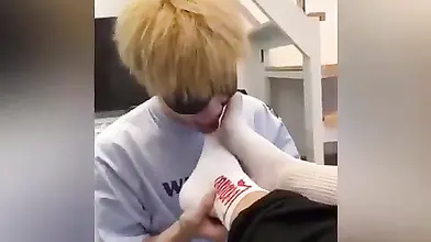 拉斐重庆三人行虐草网红黄毛帅 射满他一脸 (上,推荐)