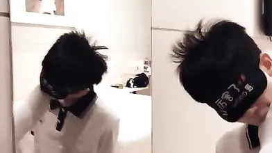 【上】神似明星荣梓杉的小奶狗 被大屌猛一各种玩弄 狠狠操烂～