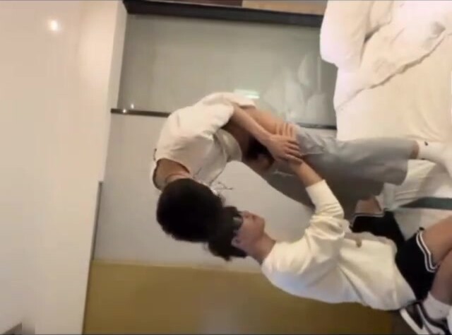 【上】网红南王无套干操小奶弟 深喉、颜射,精液喂饱～