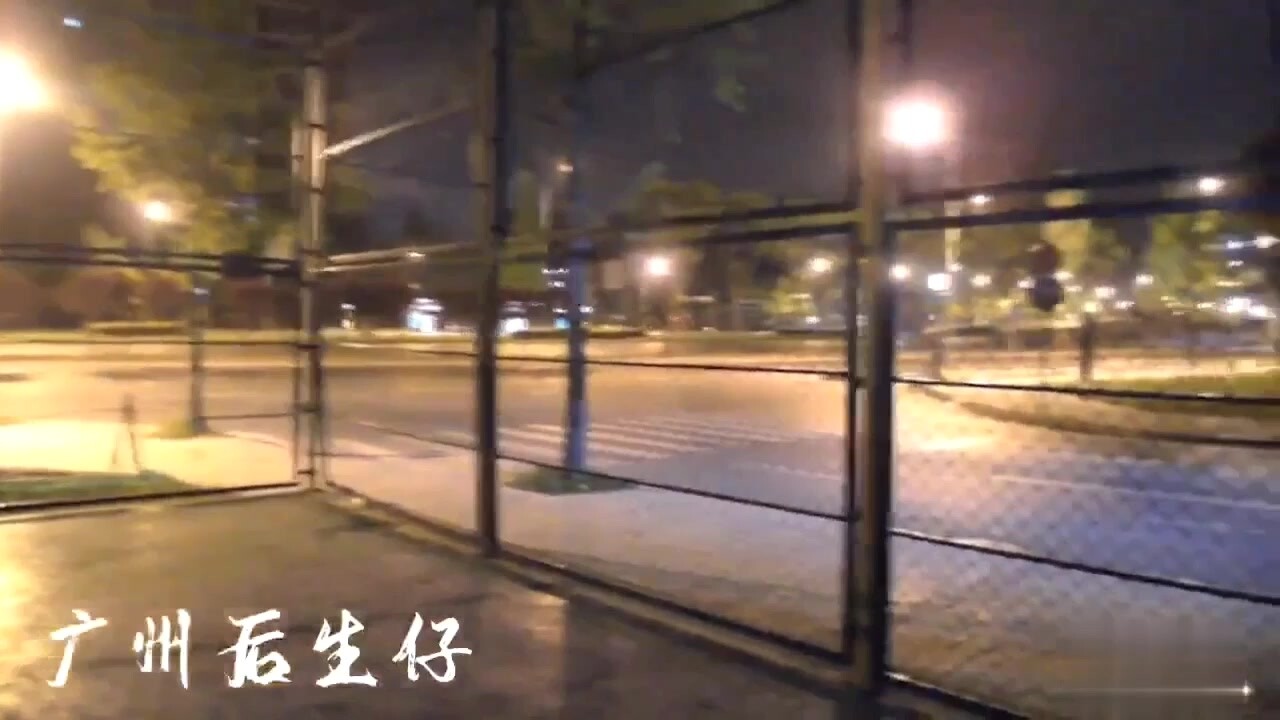 【粉丝福利】广州后生仔打完篮球,热完身,直接在篮球场上被队友操