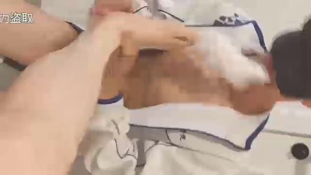 上海小布玩操腹筋学弟,筋帅猛操拔套狂射全身,太爽大基学弟也被操射了