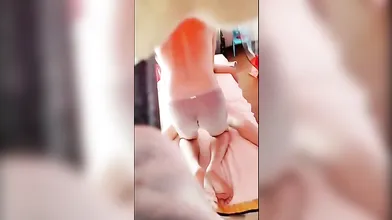 真实按摩偷情 已婚老板背着老婆体验同志按摩 临时加餐让技师无套操自己顶的好深好爽 爽的技师直接内射