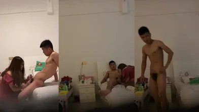 极品兵哥约操伪娘,精瘦身材有腹肌,大屌被舔的硬邦邦
