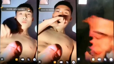 【精彩撩骚对话】兄弟还在,小伙跟伪娘裸体撩骚,大鸡巴