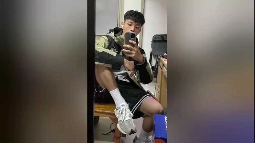 抖音乐仔3P被操视频爆出