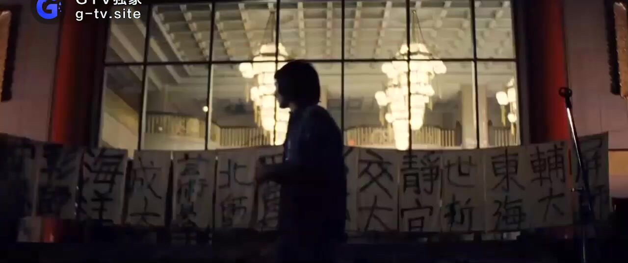 【女朋友,男朋友 女朋友○男朋友】高雄的夏天,充满着玉兰花的香味,也洋溢着青春的躁动