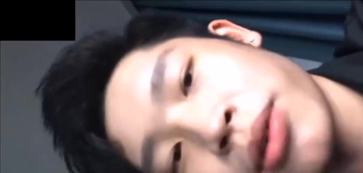 女号勾引直男裸聊,叫来兄弟一起玩