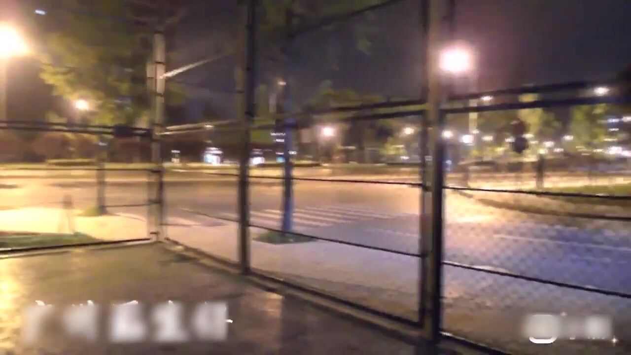 广东后生仔,篮球场深夜勾引打球的体育生暴露啪啪