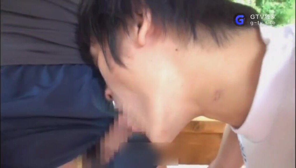 跑步到野外,凉亭中与朋友做爱 上集