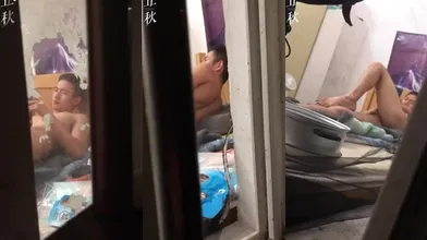 回出租屋路上遇到一个超级帅哥,我给他钱让我给他口他不同意,太可惜了