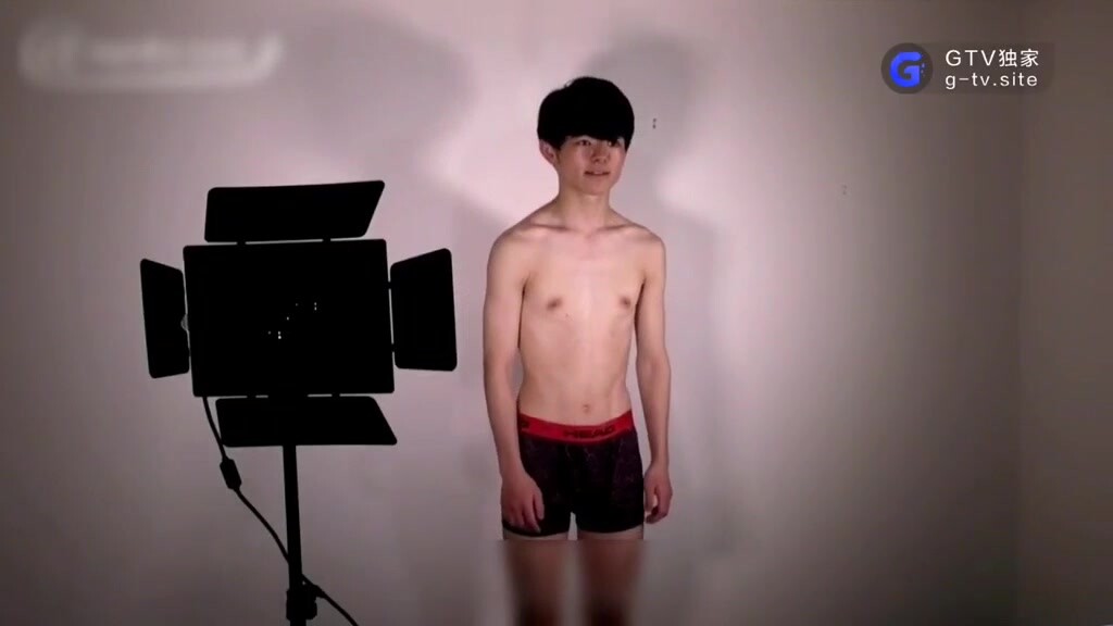 摄影师套路直男小奶狗,玩弄小奶狗身体,使其沉醉于肉体的快感 上集
