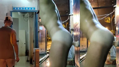 (公厕暴露) (推荐) 发情暴露工地厕所刺激自插