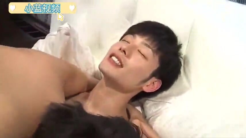 天菜游泳薄肌少年酒店激情颜射