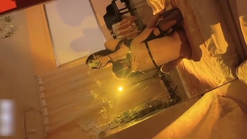 【上】玩弄美院艺术生弟弟 被玩的好骚贱～