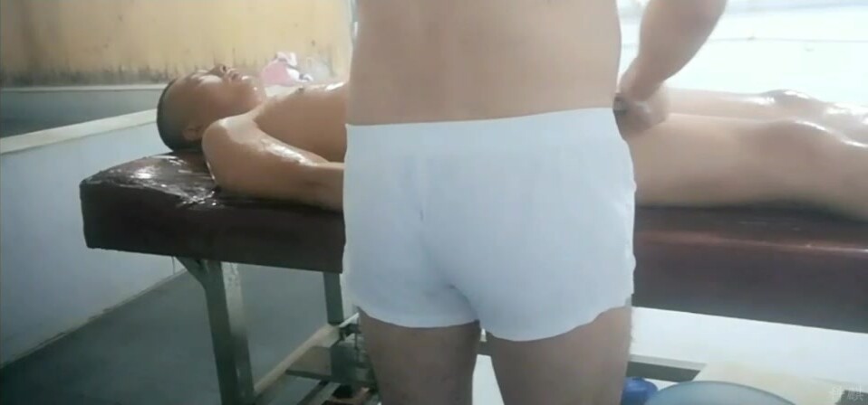 【白嫖】寸头大哥搓澡