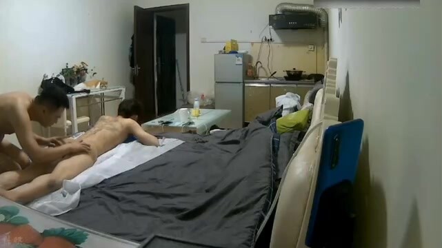 学校勾搭玩操190天菜男孩,全身按摩磨磨蹭蹭情不自禁插入,真实精彩对白