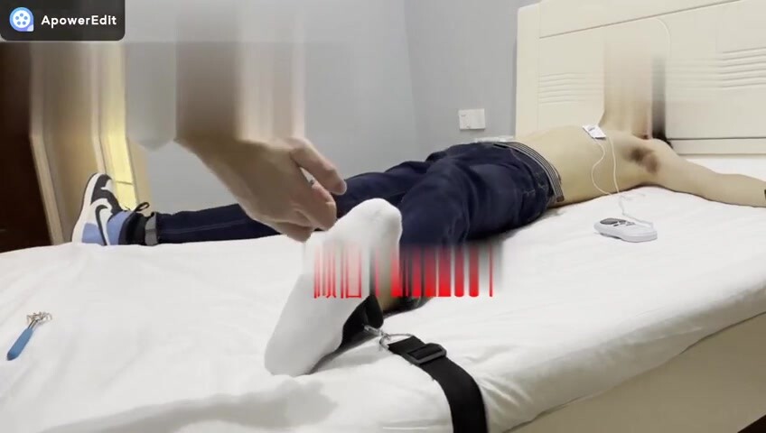 小学弟饥渴久了,一放假就来找学长玩捆绑游戏