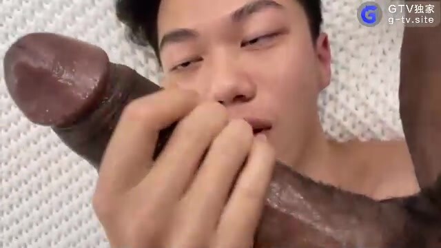 广州外国语大学鲜肉被黑人约操,塞满小嫩穴