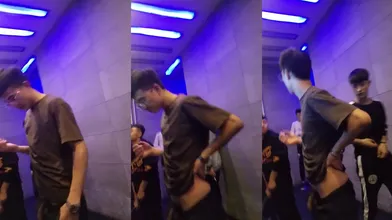 (推荐福利) 偷拍直男帅哥撒尿