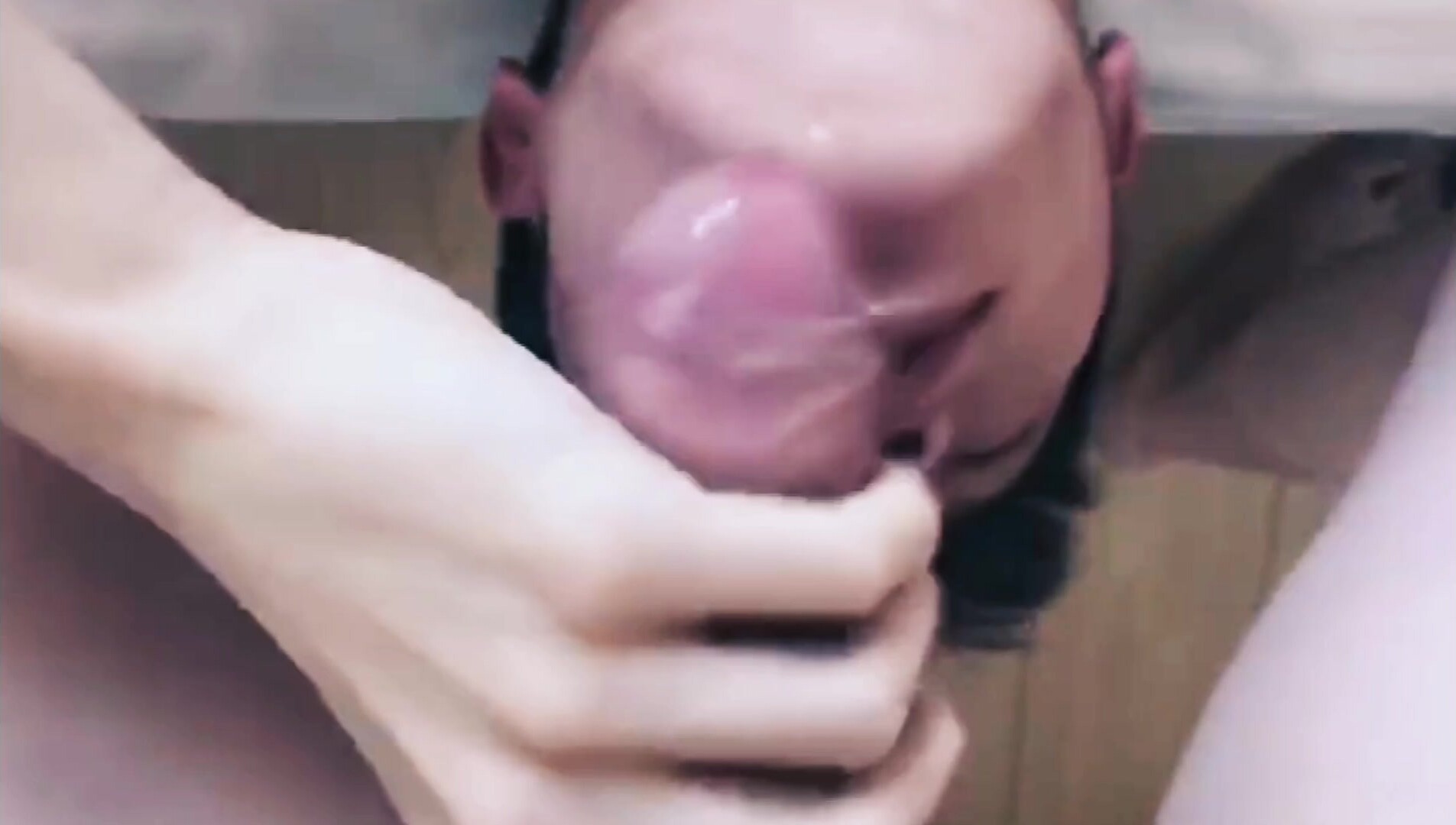 巨屌高中生弟弟深喉吃大鸡巴,被大鸡巴猛操骚逼