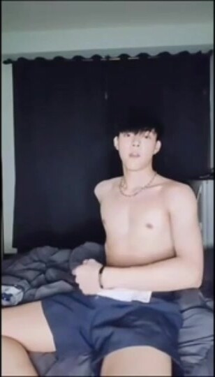 电竞男孩自撸大屌喷射