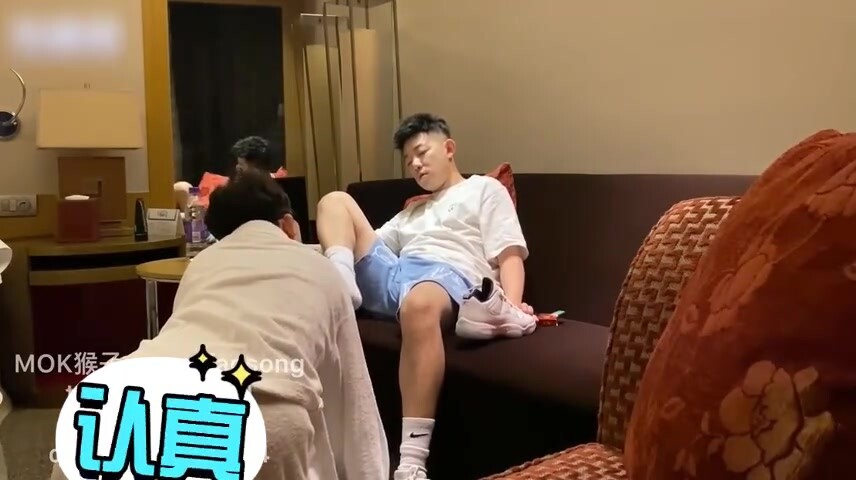 【上】网红白袜调教金主 深喉,后入狂操,户外窗边野战～