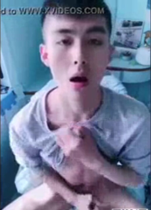 【抖音网红】腹肌20cm大屌 打飞机 男模相貌身材