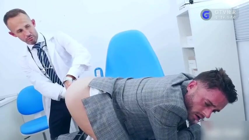 骚医生勾引病人,趁病人不备,调教病人菊花 上集