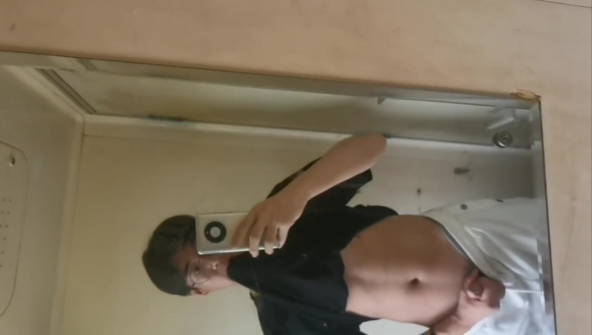 鲜肉学生各种场所做女王任务