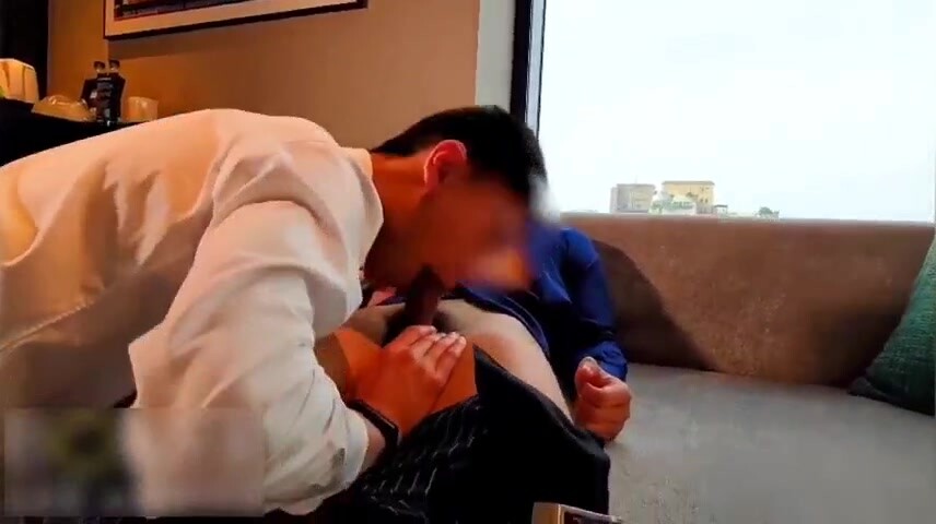 和年轻的老板出差,还要满足老板的特殊需求 上集