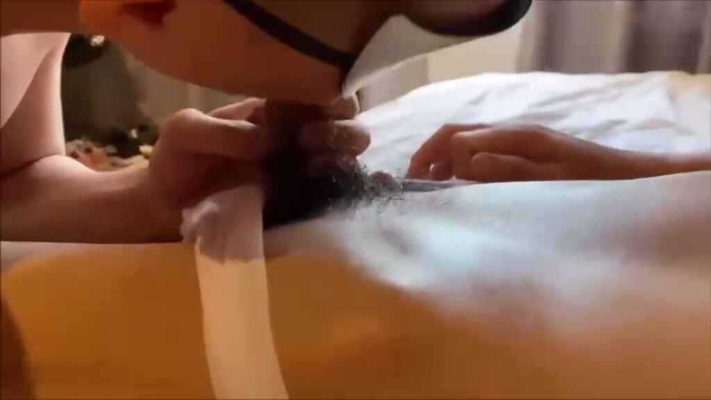 巧克力腹肌外卖员遭骚受壁咚扒光舔舐 引燃激情干爆翘臀 浓浓精液喷射腹肌上