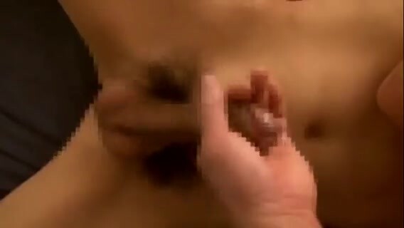 (父子乱伦) (完整版) 父子乱伦单亲爸爸偷吃熟睡儿子翻车强行肛交配种泄欲