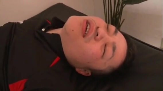 (配种小熊) (推荐) 黑皮大叔爆操白袜肉熊高速打桩强制榨取