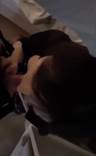 [福利版] 清纯ts小优约会体育生鲜肉舔鸡巴 舔菊花舔脚
