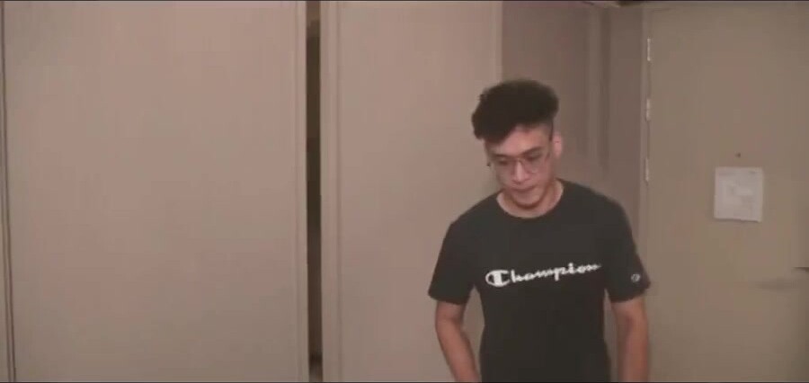 [福利版] 被朋友弟弟强上操射之我拿你当兄弟,你却一直想上我