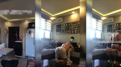 【五一特辑】羽锡五一骗直男学员到家里健身,一万块钱勾引直男尝试和男人做爱