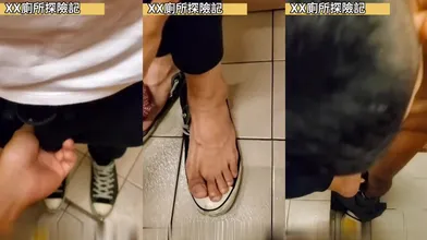 勾搭个帅直男,用他的大脚撸射了