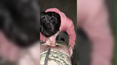 新人求关注 城市猎人第一部 外面勾搭鲜肉小兵吃自己的巨屌 口活超棒 直接射在他嘴里 精液全被吃下