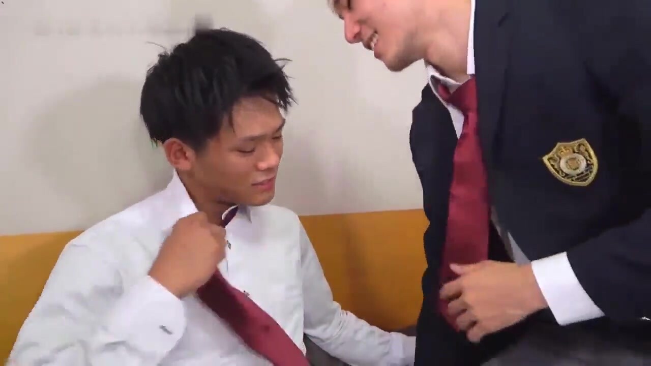 日本男优竜真,舌头在男人的肌肤上舔着汗水,男人之间的69初体验再激烈一点就好了~【上篇】