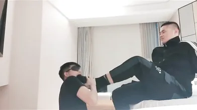 林先生第一弹粗口调教爆插内射(上)