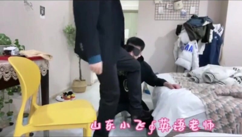 [福利版] 山东小飞床边无套激操英语小老师