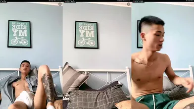 寸头痞子的大宝贝,在家无聊掏出大鸟打手枪,高潮射精表情好欠操啊