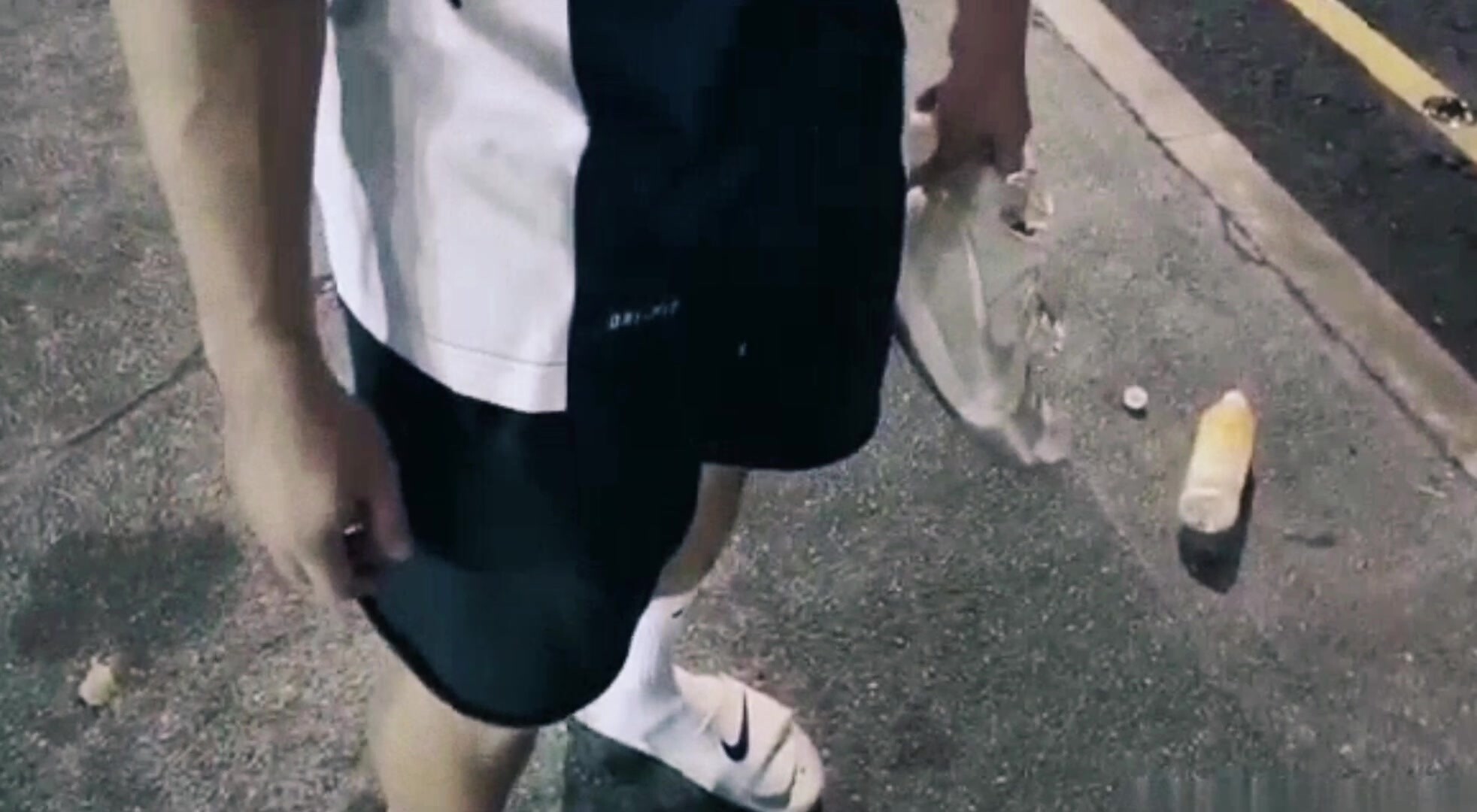 肌肉帅叔户外发骚,勾引体育生(上)