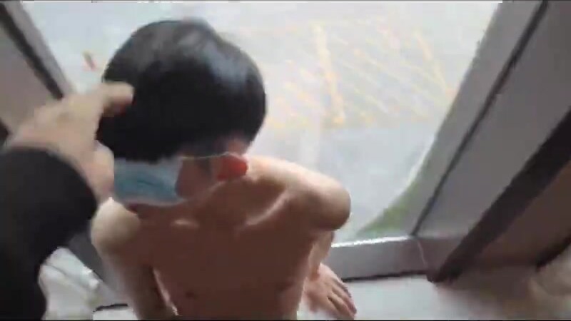 [完整版] 18岁鲜肉小可爱喜欢舔哥哥的大鸡巴,被哥哥无套骑操插射内射
