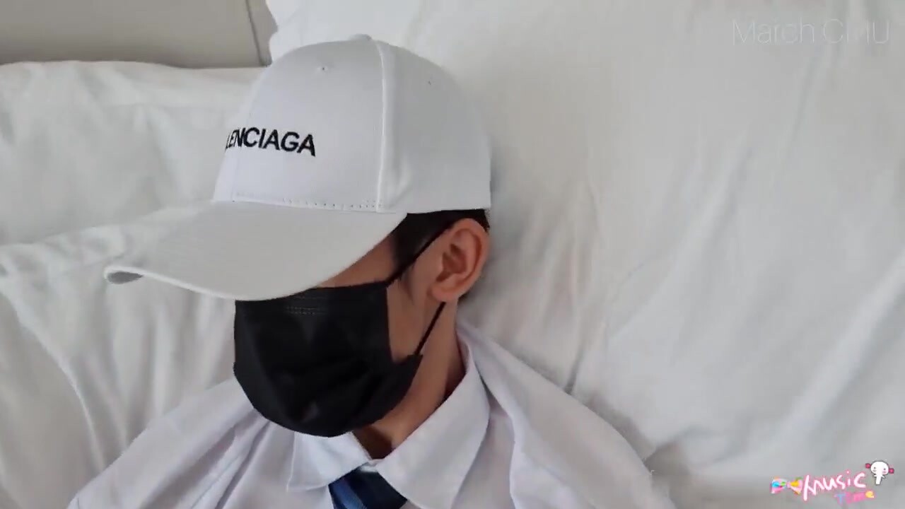 痞帅白衬衫男神被大屌学长看上,堵在酒店门口强迫内射