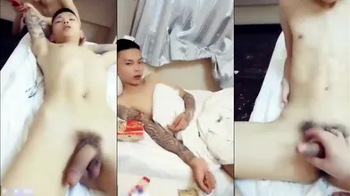 花钱玩三个大鸡巴直男 指奸直男菊-下