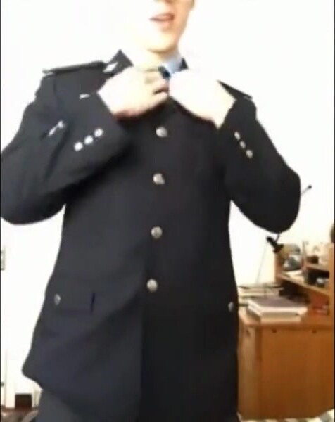 [福利版] 专访天菜警察小哥,撸大鸡巴射在内裤上